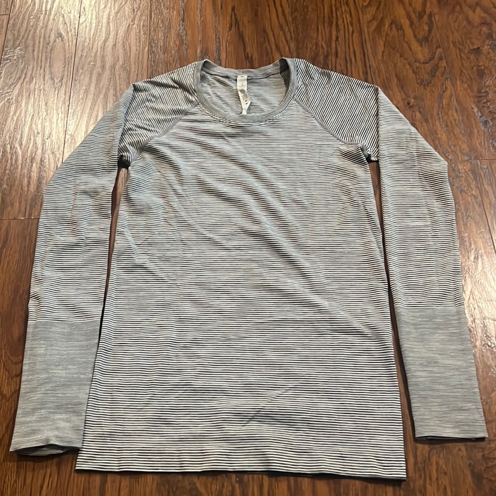 Women’s Lululemon Longsleeve